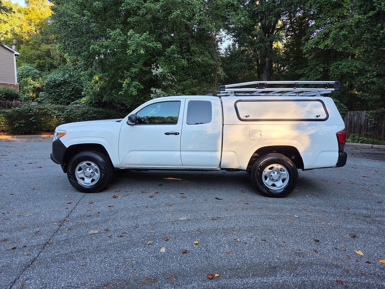 Used 2023 Toyota Tacoma SR RWD image 3