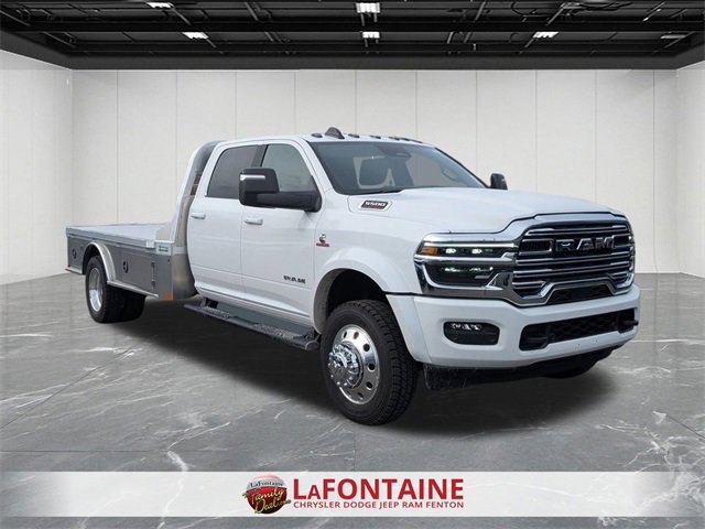 New 2026 RAM 5500 Tradesman w/ Laramie Trim Package image 9