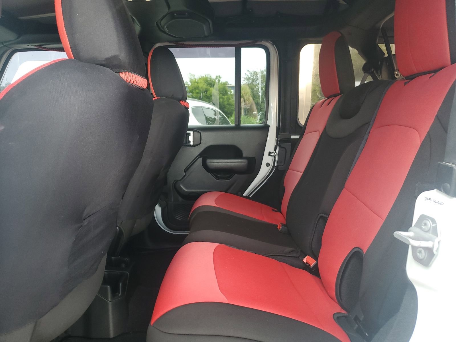 Used 2021 Jeep Wrangler Unlimited Rubicon w/ Xtreme Recon 35" Tire Package image 12