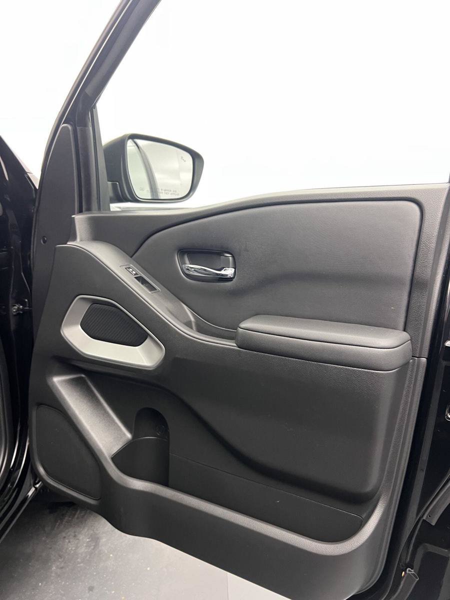 Used 2022 Nissan Frontier SV RWD image 28