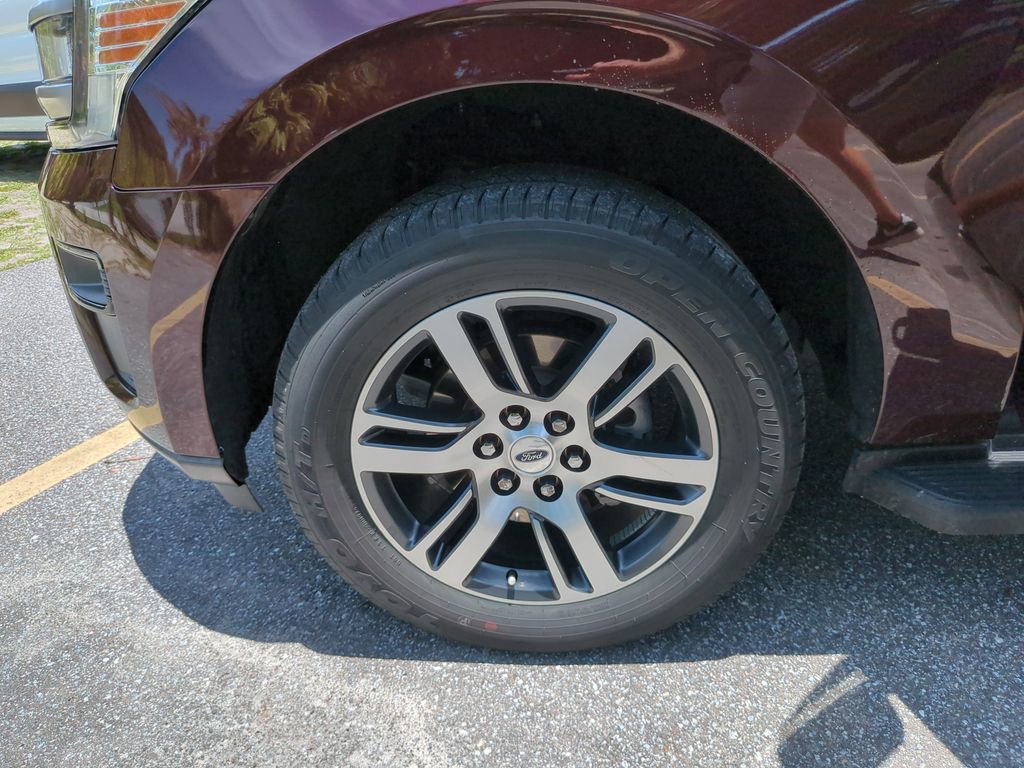 Used 2024 Ford Expedition XLT RWD image 37