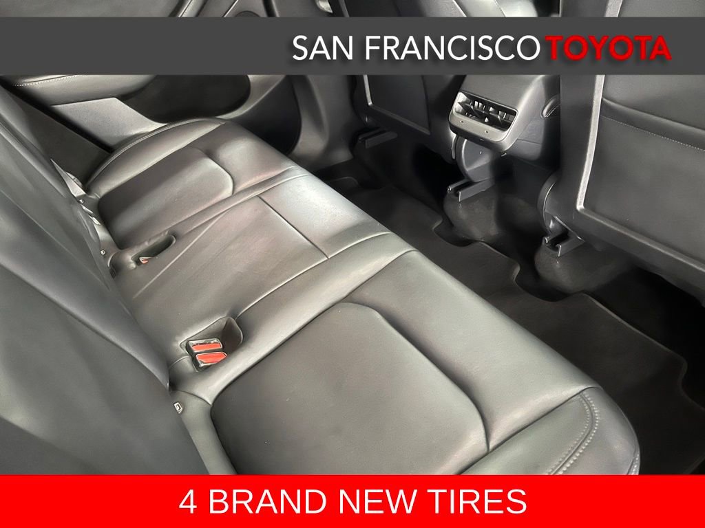 Used 2024 Tesla Model Y Long Range AWD/4WD image 18