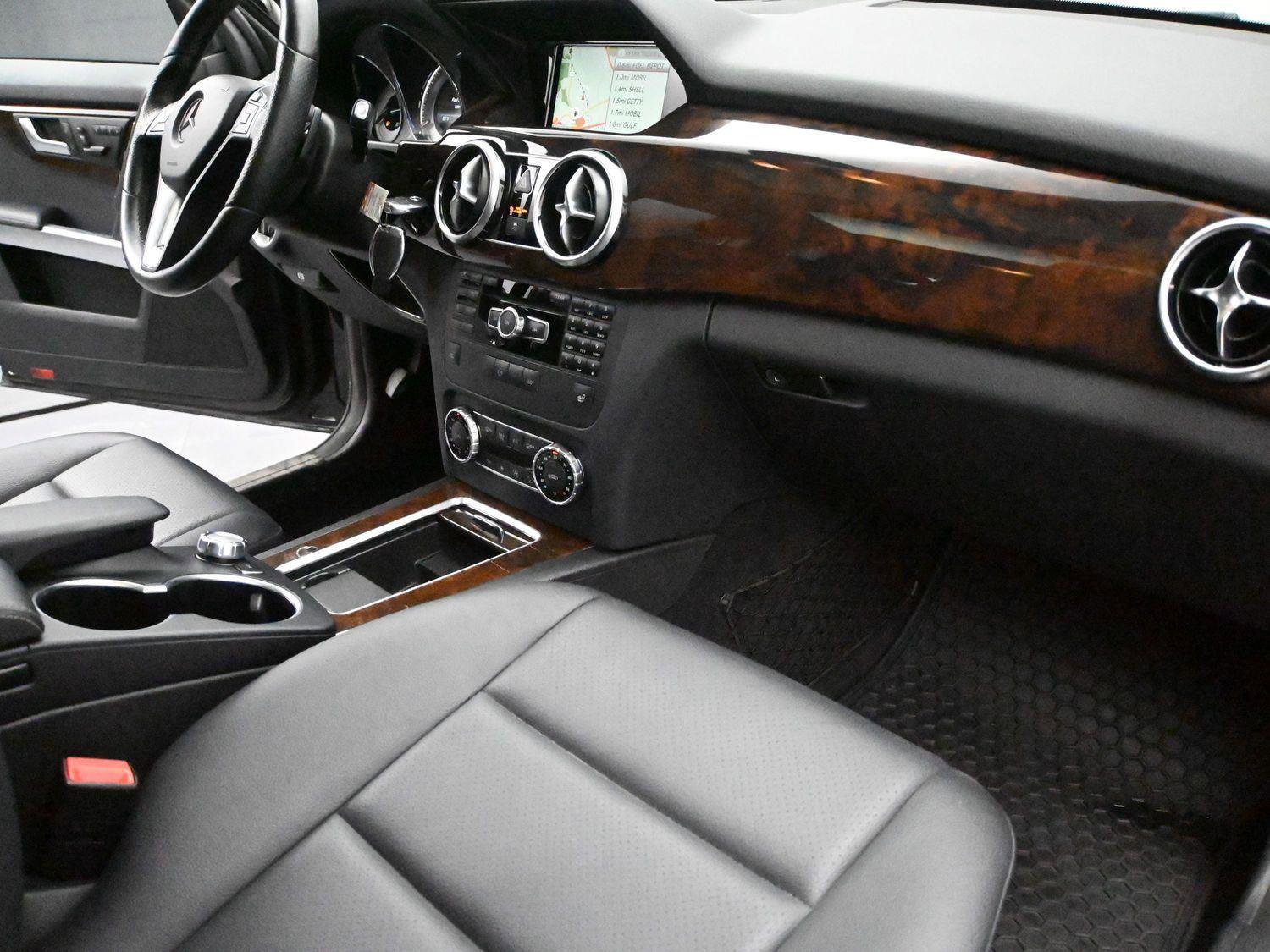 Used 2015 Mercedes-Benz GLK 350 4MATIC image 17