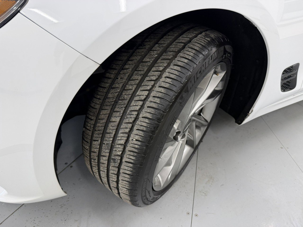 Used 2022 Genesis G70 2.0T image 52