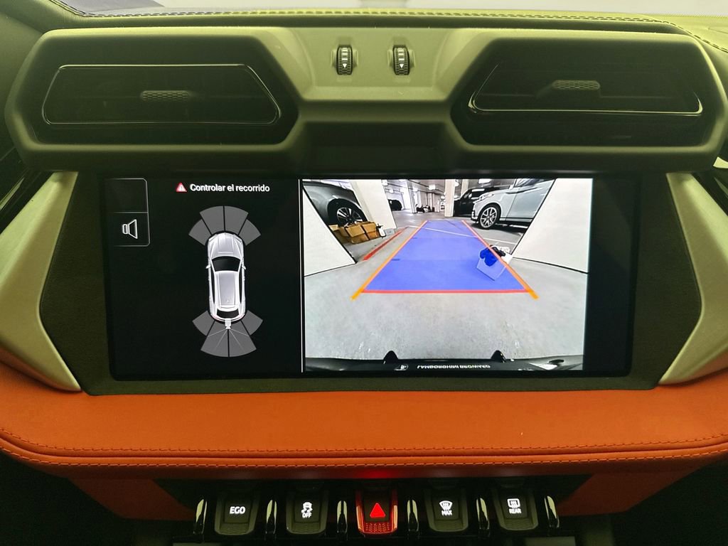 Used 2025 Lamborghini Urus SE image 14