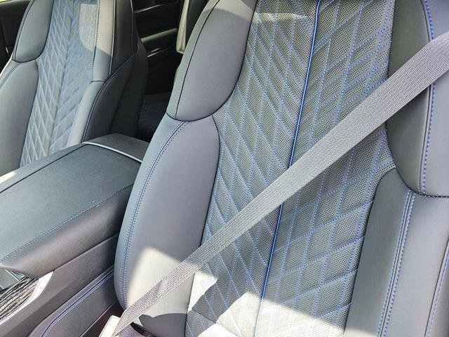 New 2025 Cadillac Escalade IQ Luxury 1 w/ LPO, Radiant Package image 31