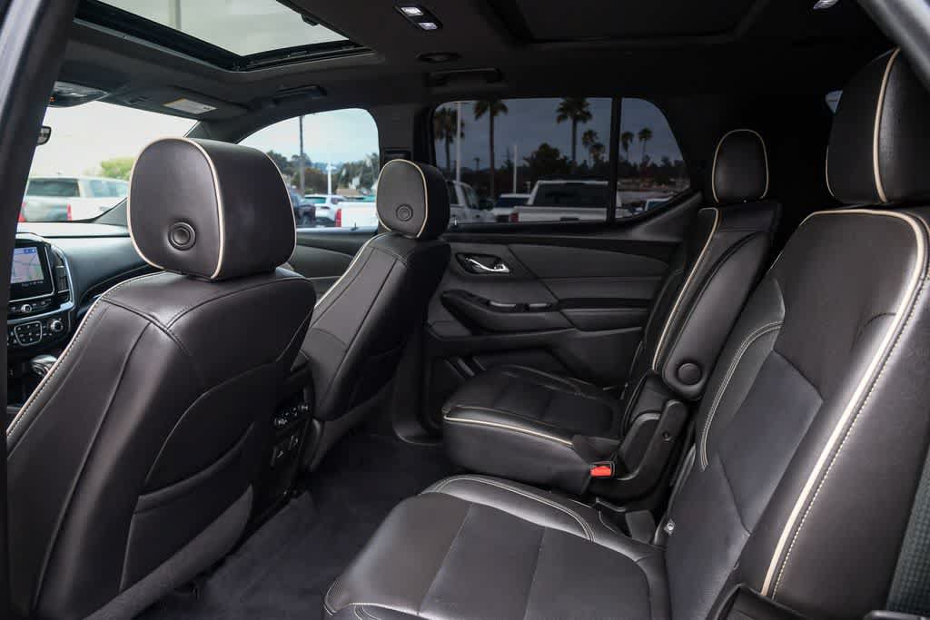 Used 2022 Chevrolet Traverse Premier FWD image 18