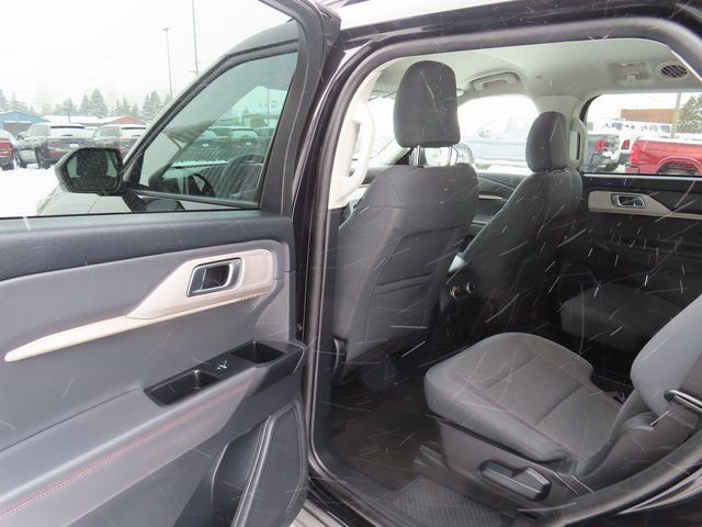 Used 2025 Ford Explorer Active image 21