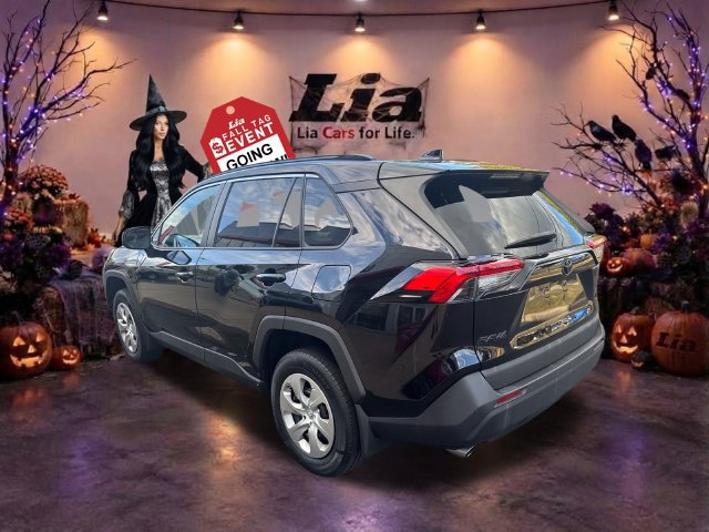 Used 2021 Toyota RAV4 LE AWD/4WD image 5