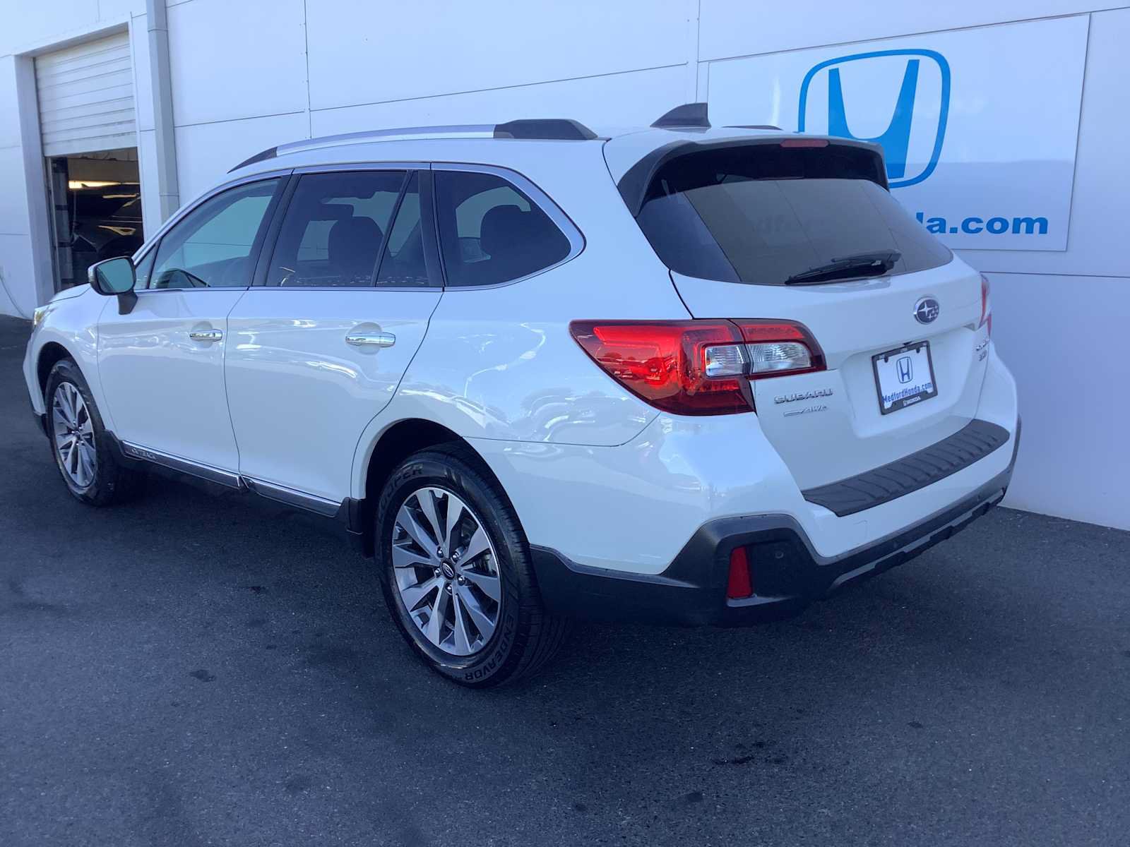 Used 2019 Subaru Outback 3.6R Touring w/ Popular Package #3A AWD/4WD image 4