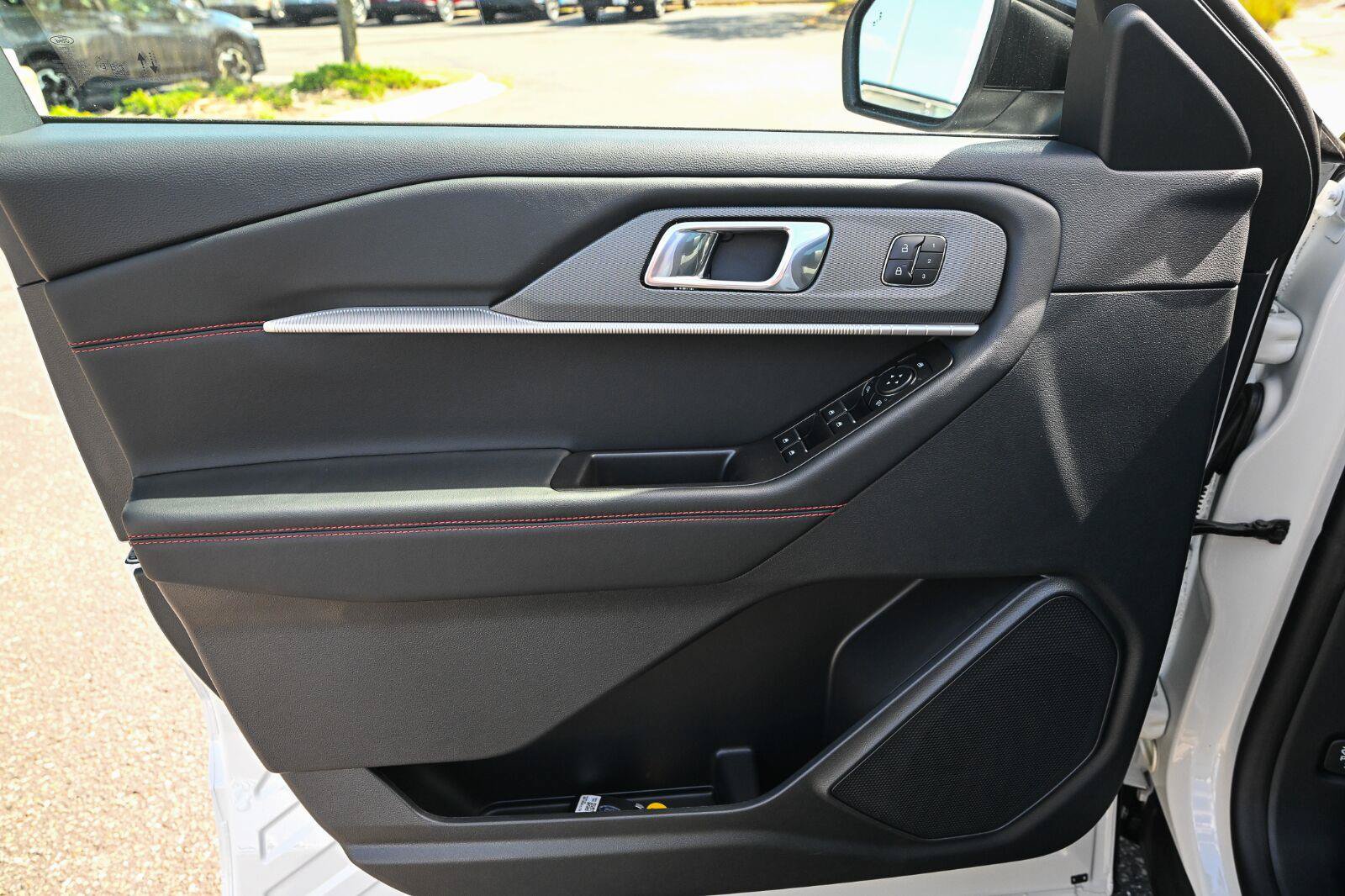 New 2026 Ford Explorer ST-Line w/ ST-Line Street Pack AWD/4WD image 17