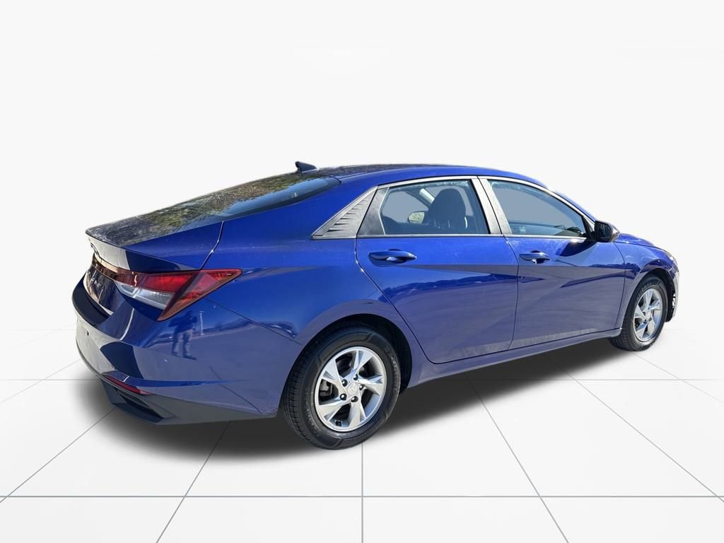 Used 2021 Hyundai Elantra SE image 9