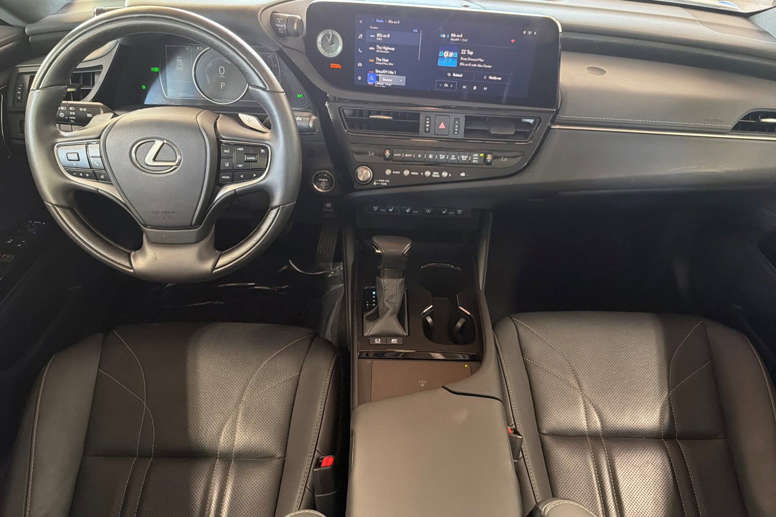 Used 2024 Lexus ES 300h w/ Luxury Package FWD image 13