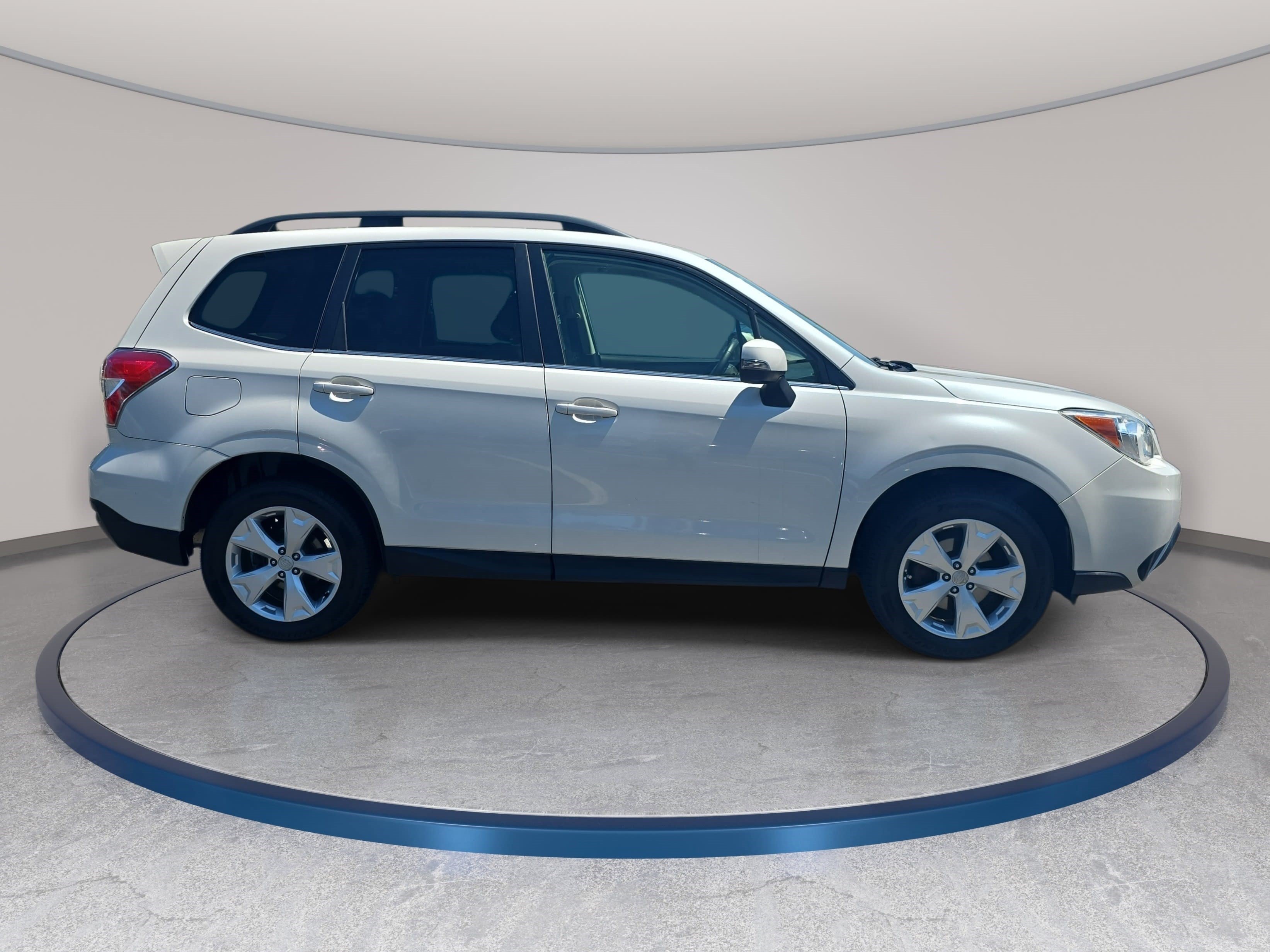 Used 2014 Subaru Forester 2.5i Touring AWD/4WD image 4