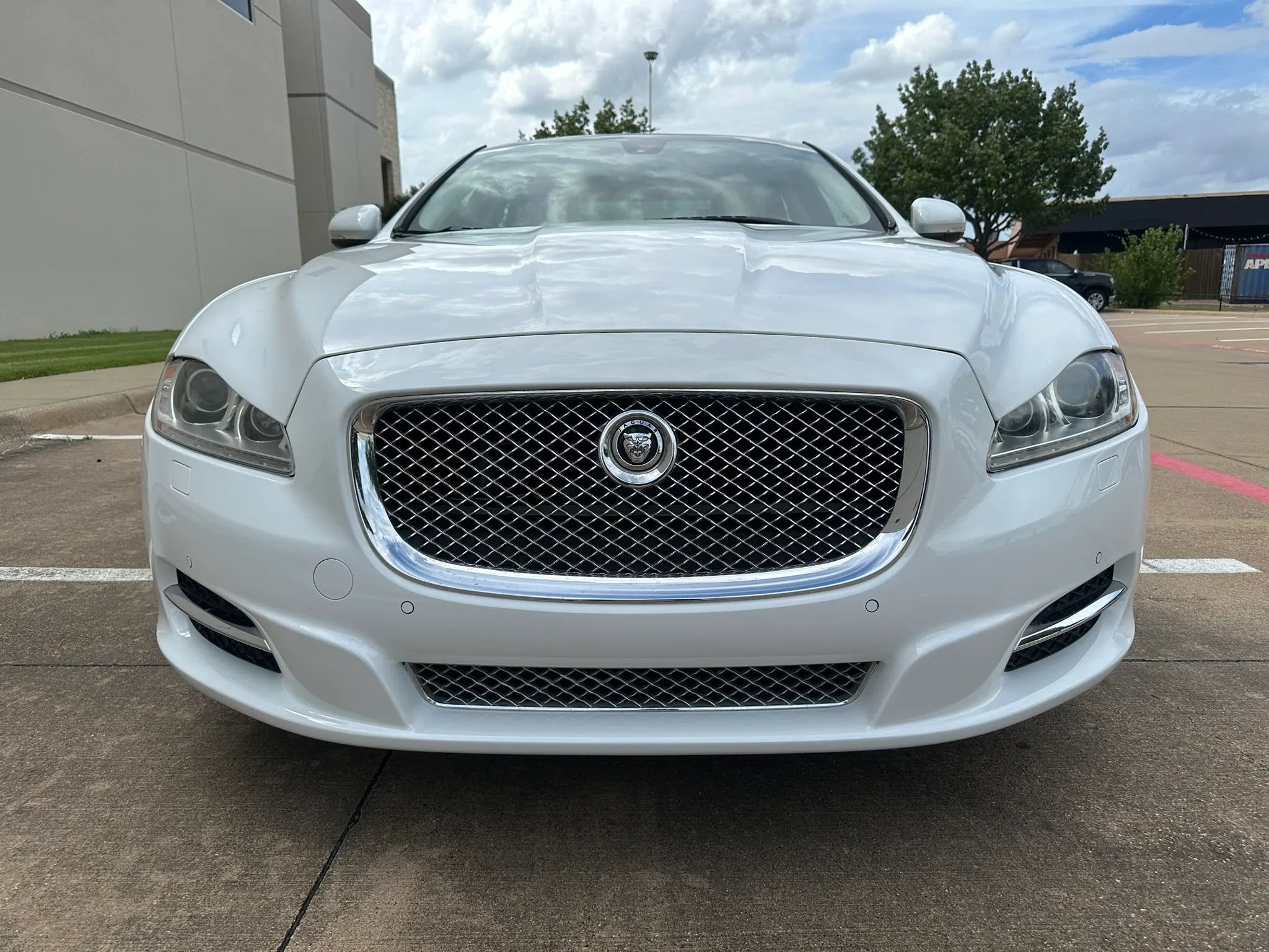 Used 2013 Jaguar XJ L Portfolio RWD image 4