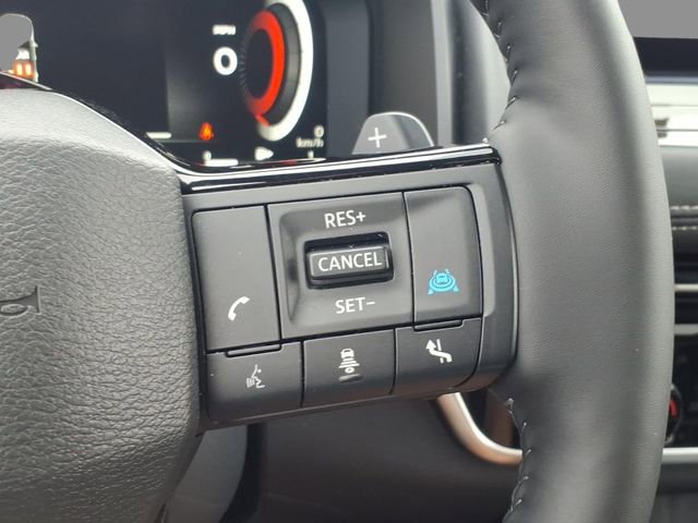 Used 2025 Nissan Rogue Platinum w/ Tech Package image 24