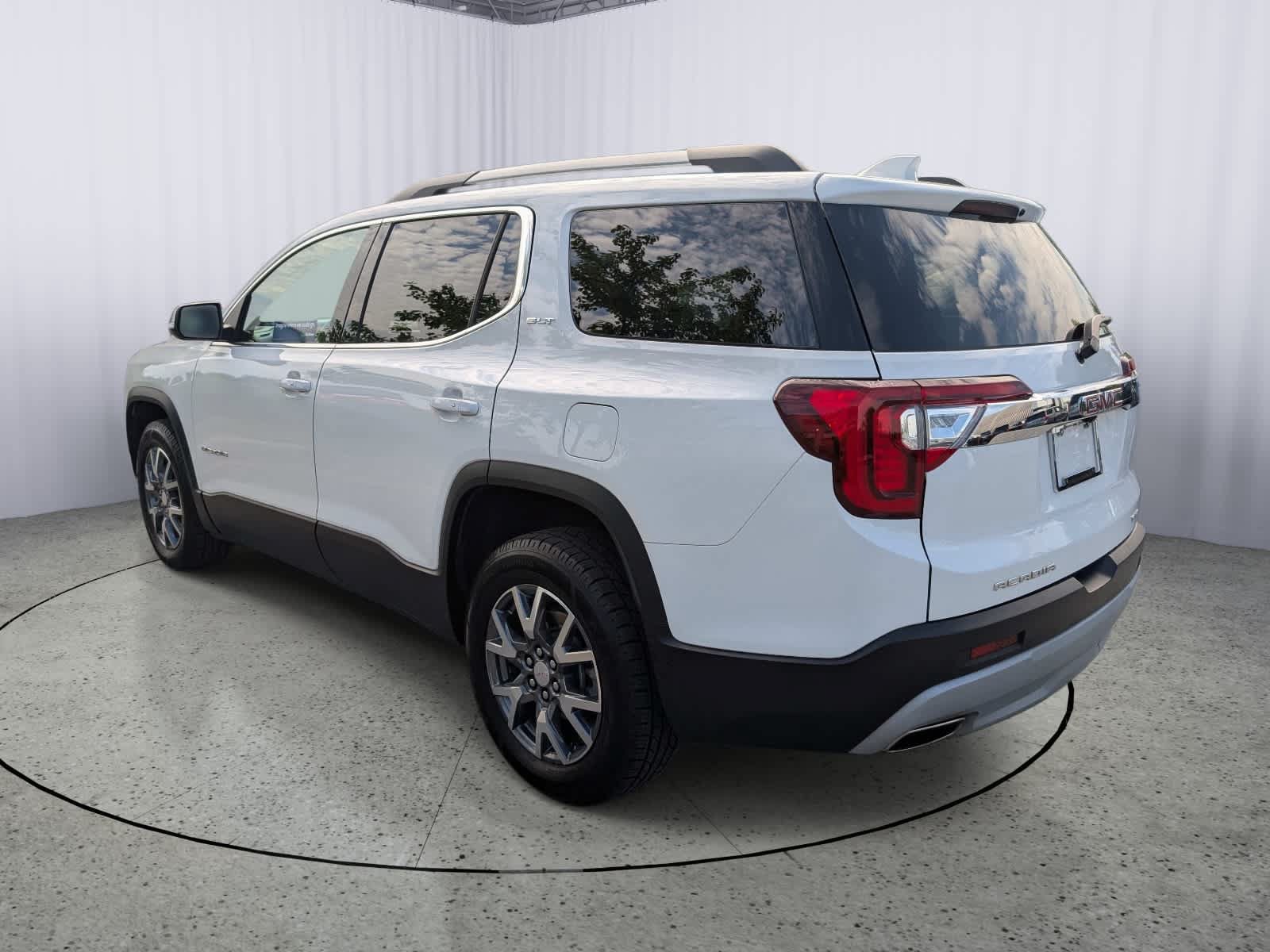 Certified 2023 GMC Acadia SLT AWD/4WD image 4
