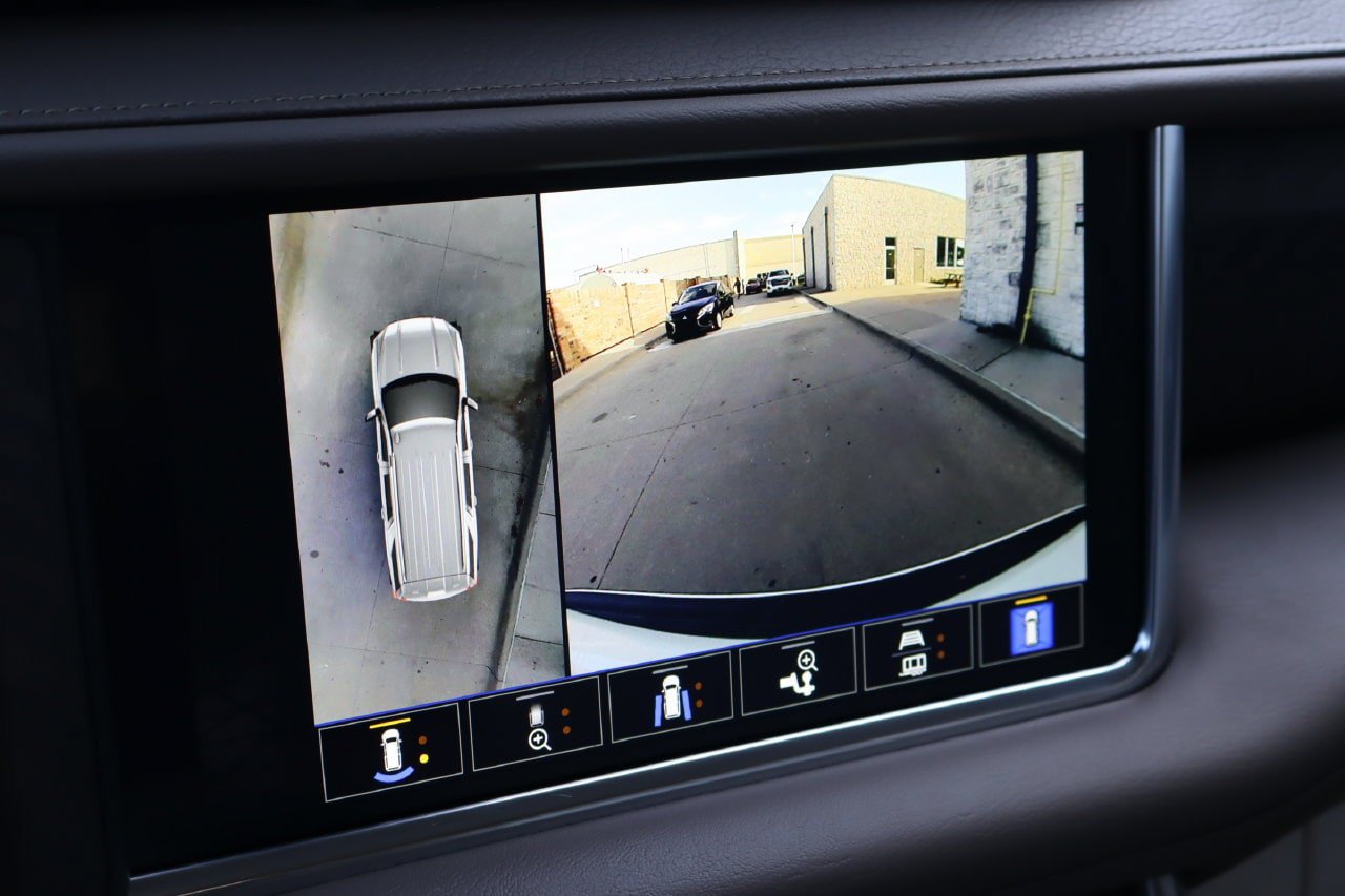 Used 2024 GMC Yukon Denali RWD image 9
