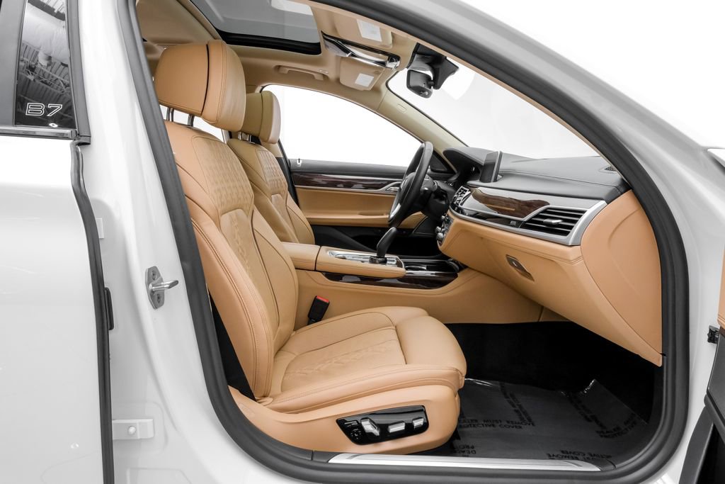 Used 2020 BMW ALPINA B7 xDrive image 36