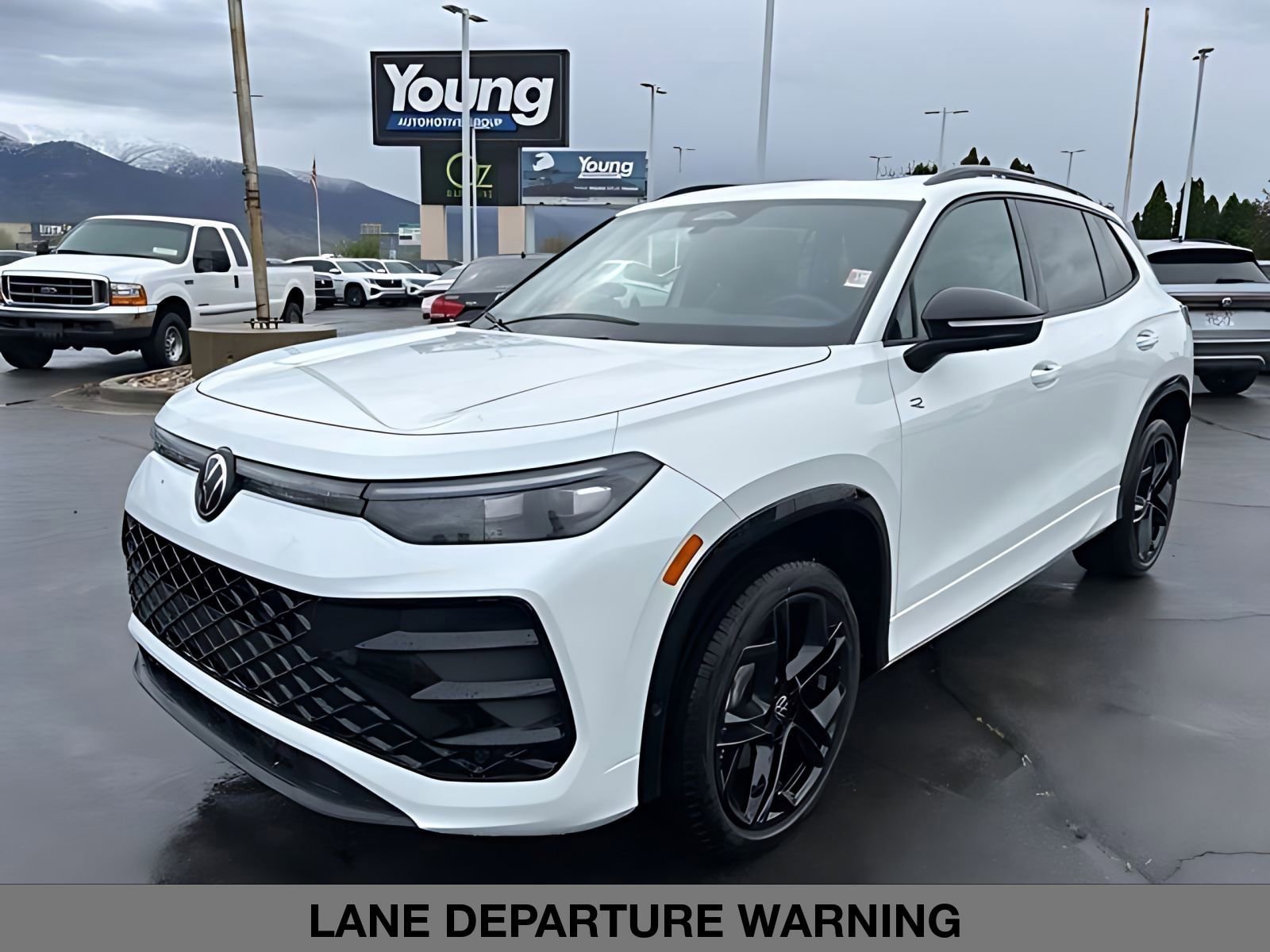 New 2026 Volkswagen Tiguan SE R-Line AWD/4WD image 7