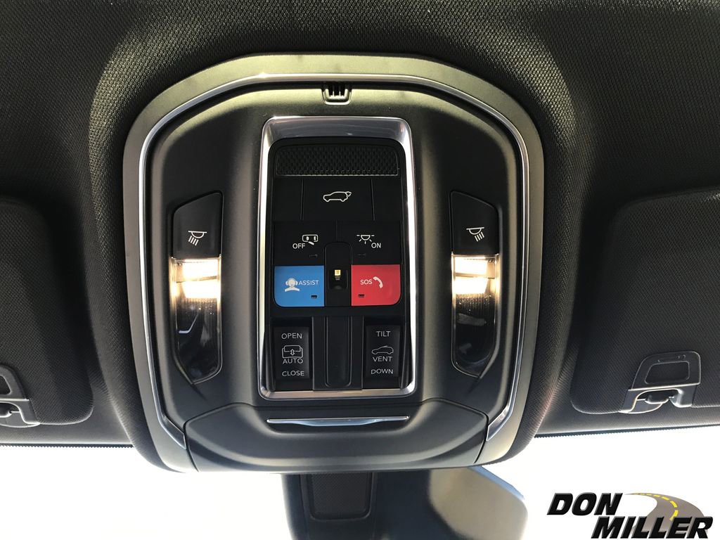 New 2025 Jeep Grand Cherokee Laredo image 23