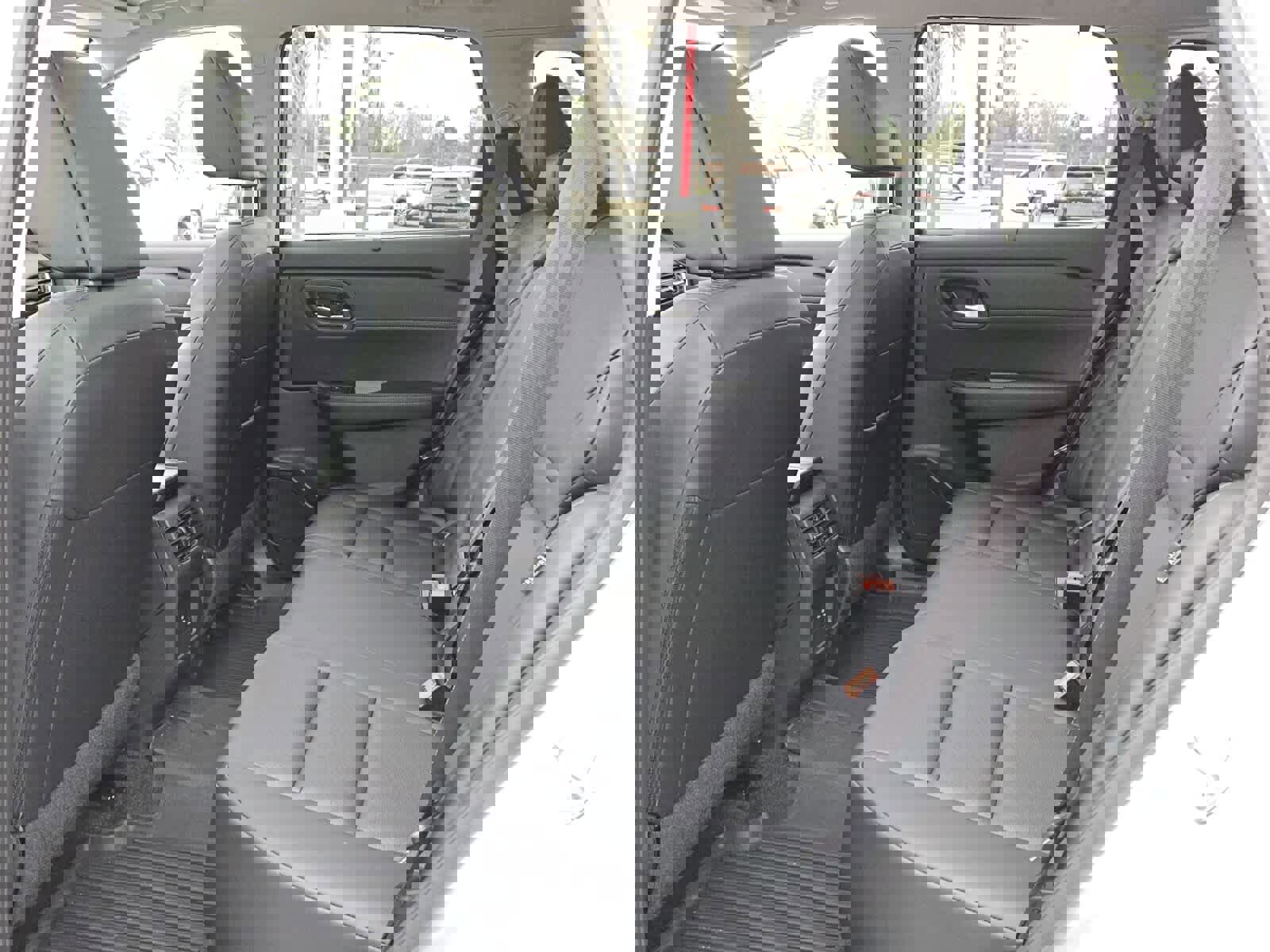 Used 2024 Nissan Rogue SV w/ SV Premium Package image 4