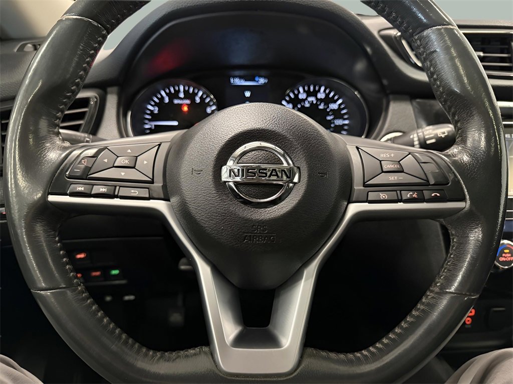 Used 2017 Nissan Rogue SV w/ Sun & Sound Touring Package image 22