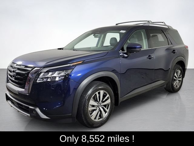 Used 2025 Nissan Pathfinder SL AWD/4WD image 7