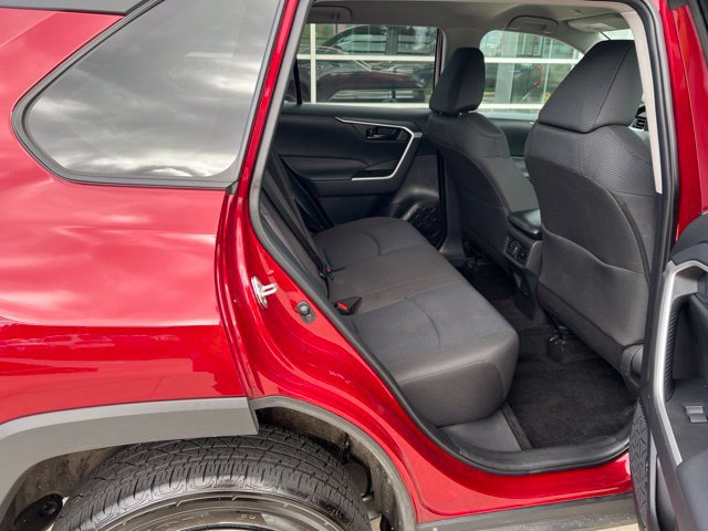Used 2024 Toyota RAV4 LE AWD/4WD image 32