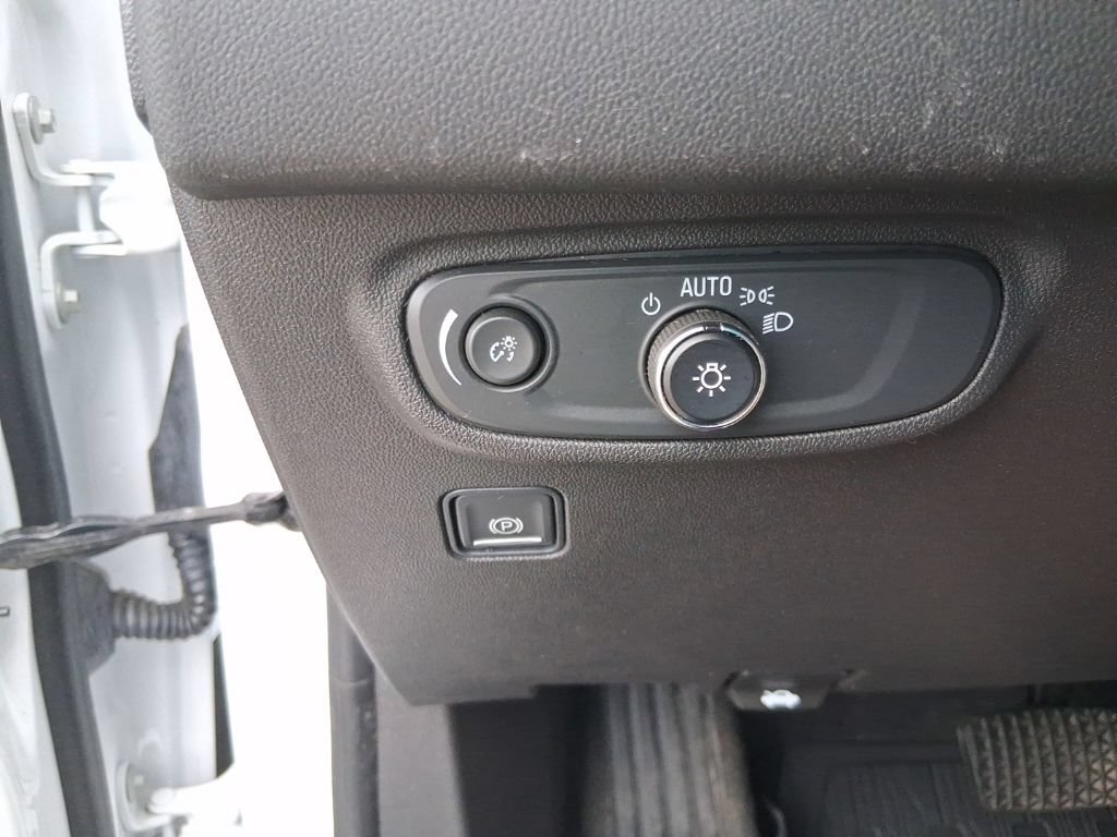 Used 2022 GMC Terrain SLE w/ Driver Convenience Package AWD/4WD image 30