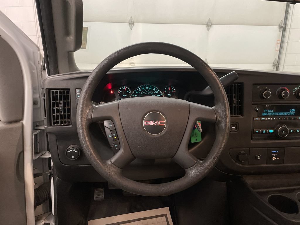 Used 2017 GMC Savana 2500 RWD image 5