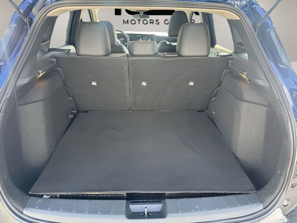 Used 2025 Nissan Kicks SR image 15