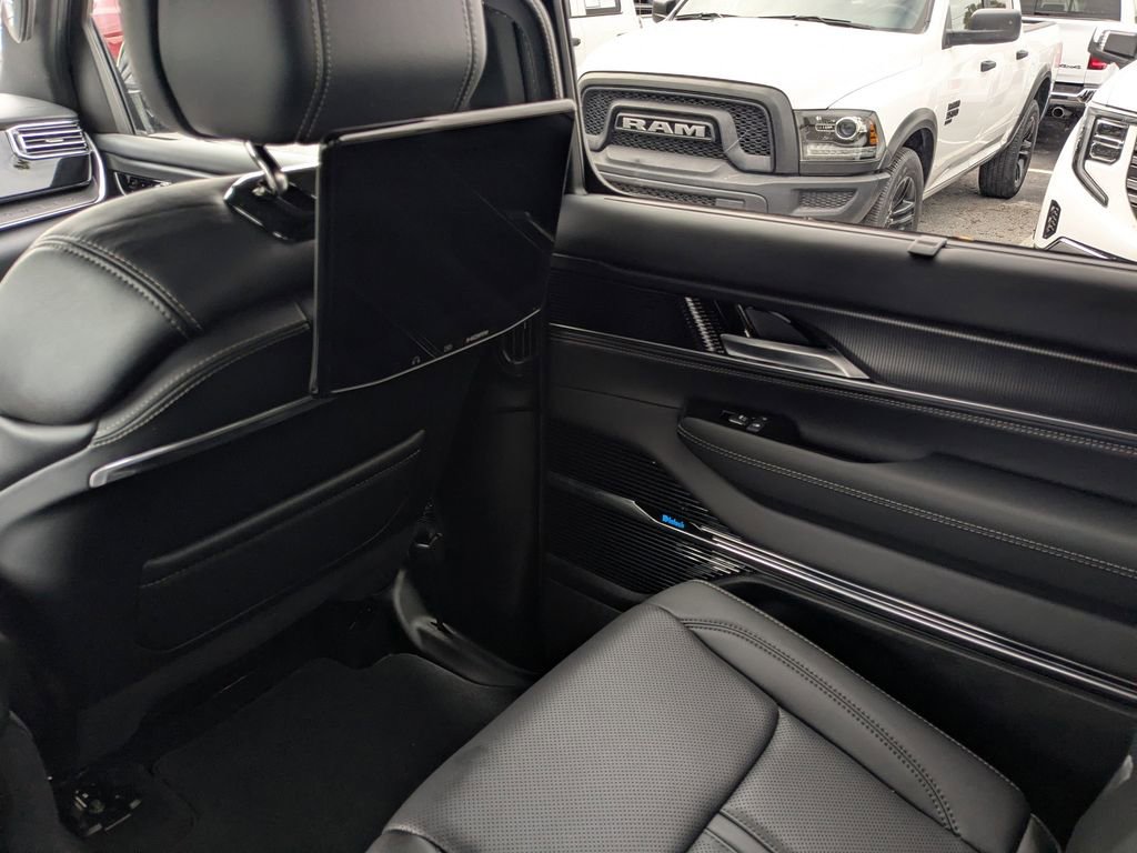 New 2026 Jeep Grand Wagoneer Summit AWD/4WD image 15