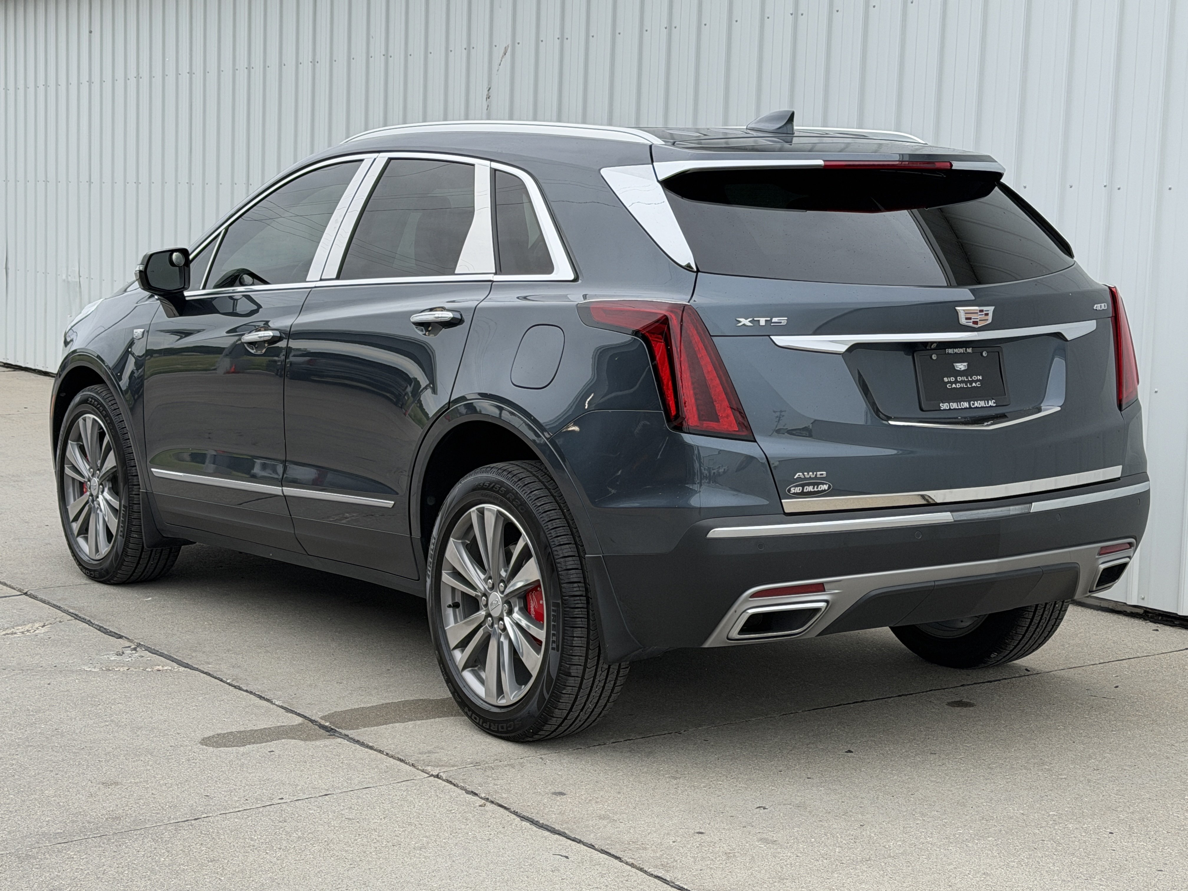 Certified 2021 Cadillac XT5 Premium Luxury AWD/4WD image 3