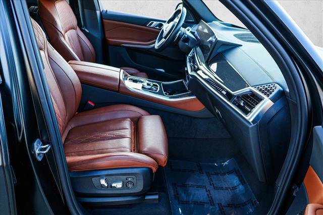 Used 2024 BMW X5 M60i image 28