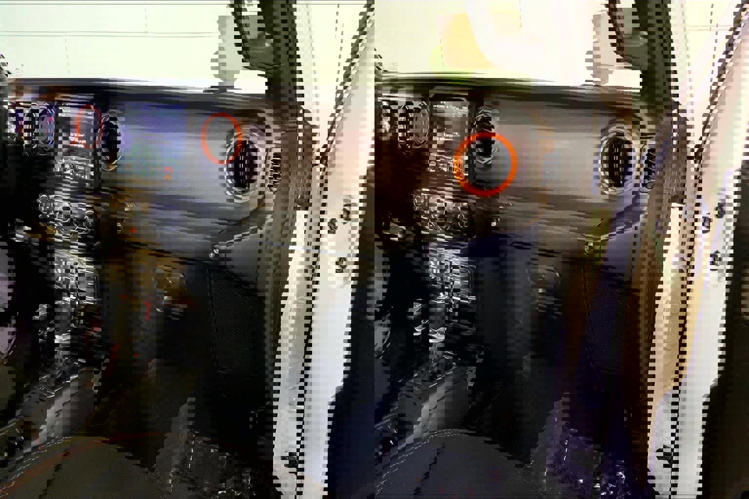 Used 2023 Jeep Gladiator Mojave w/ Cold Weather Group image 19