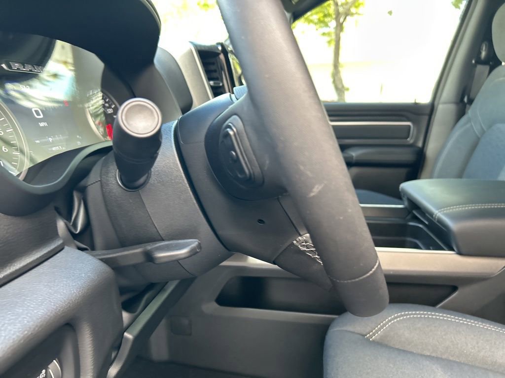 Used 2025 RAM 1500 Big Horn AWD/4WD image 40