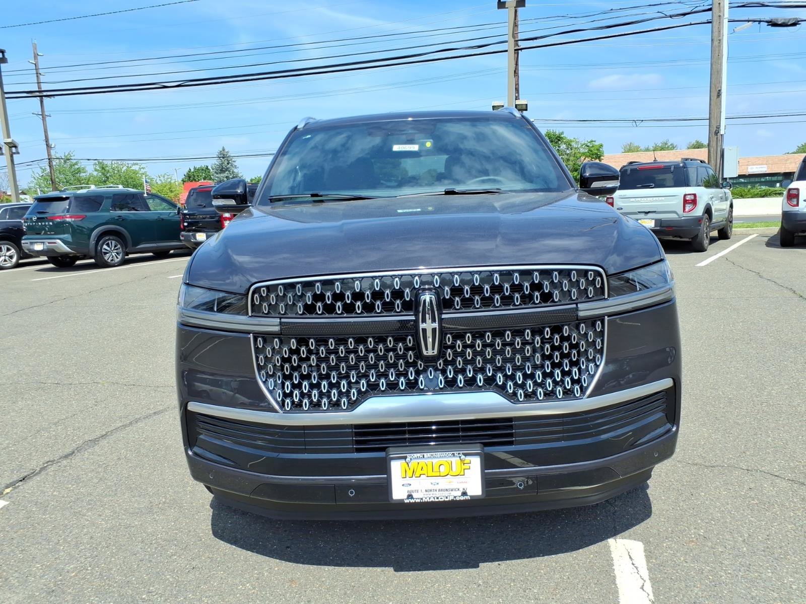 New 2026 Lincoln Navigator Reserve AWD/4WD image 2