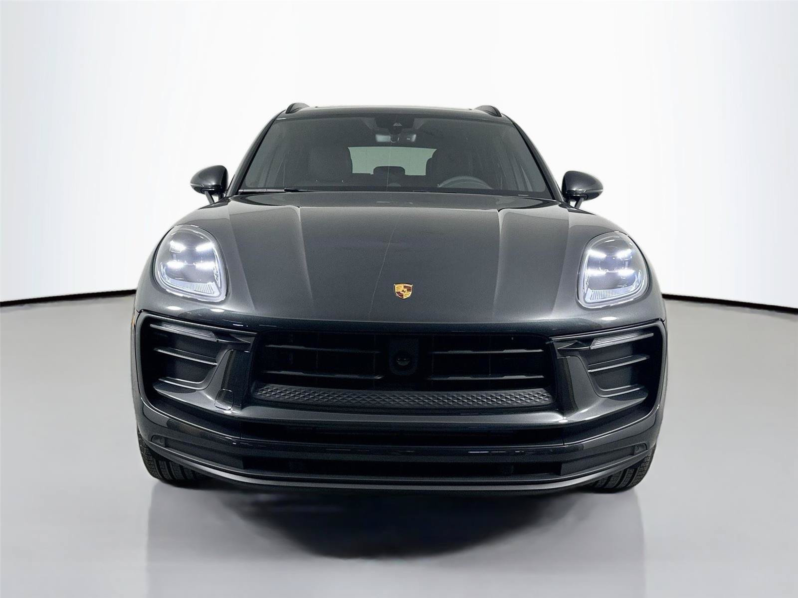 Certified 2026 Porsche Macan Turbo AWD/4WD image 10