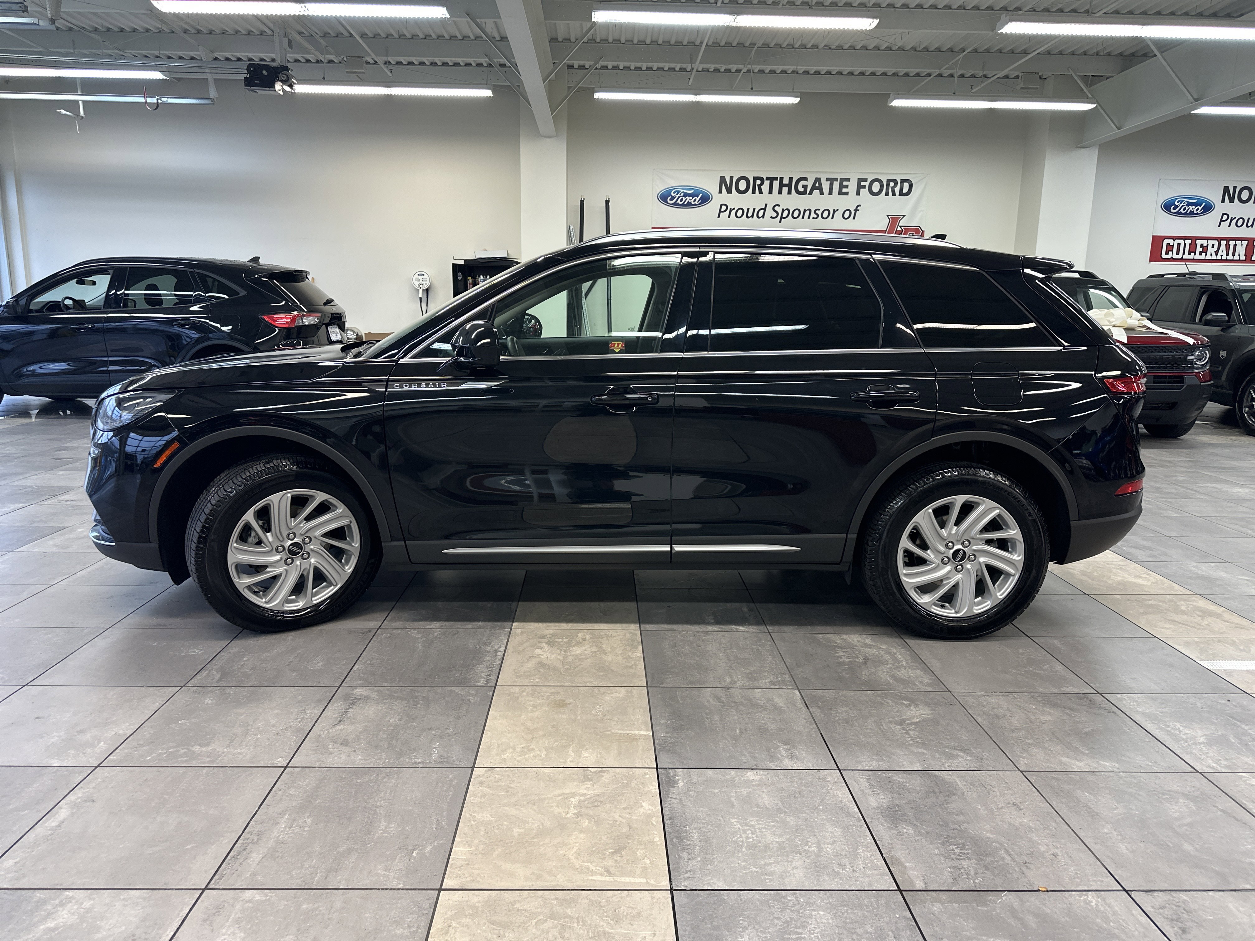 Used 2021 Lincoln Corsair AWD image 13