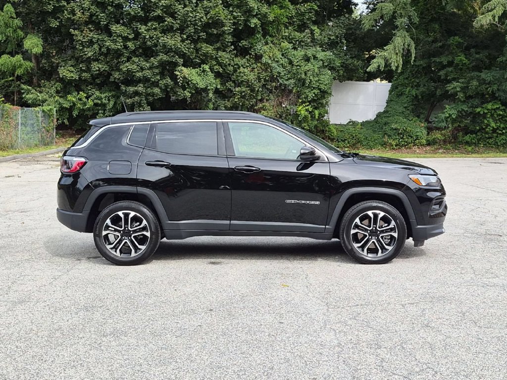 Used 2024 Jeep Compass Limited AWD/4WD image 2