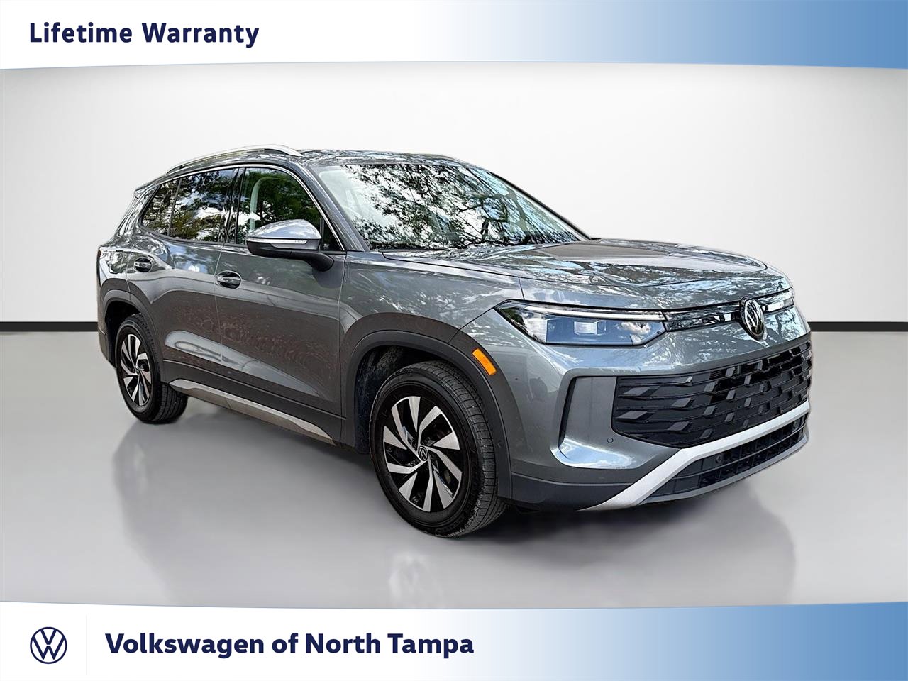 Used 2025 Volkswagen Tiguan S image 1