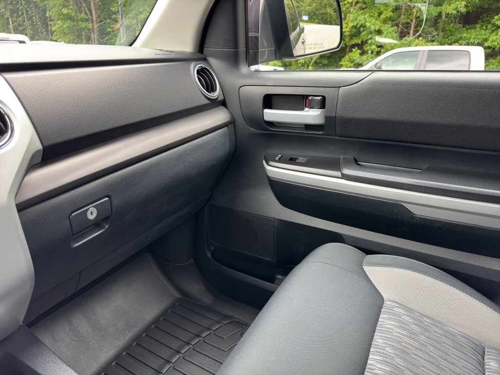 Used 2019 Toyota Tundra SR5 w/ SR5 Upgrade Package AWD/4WD image 39