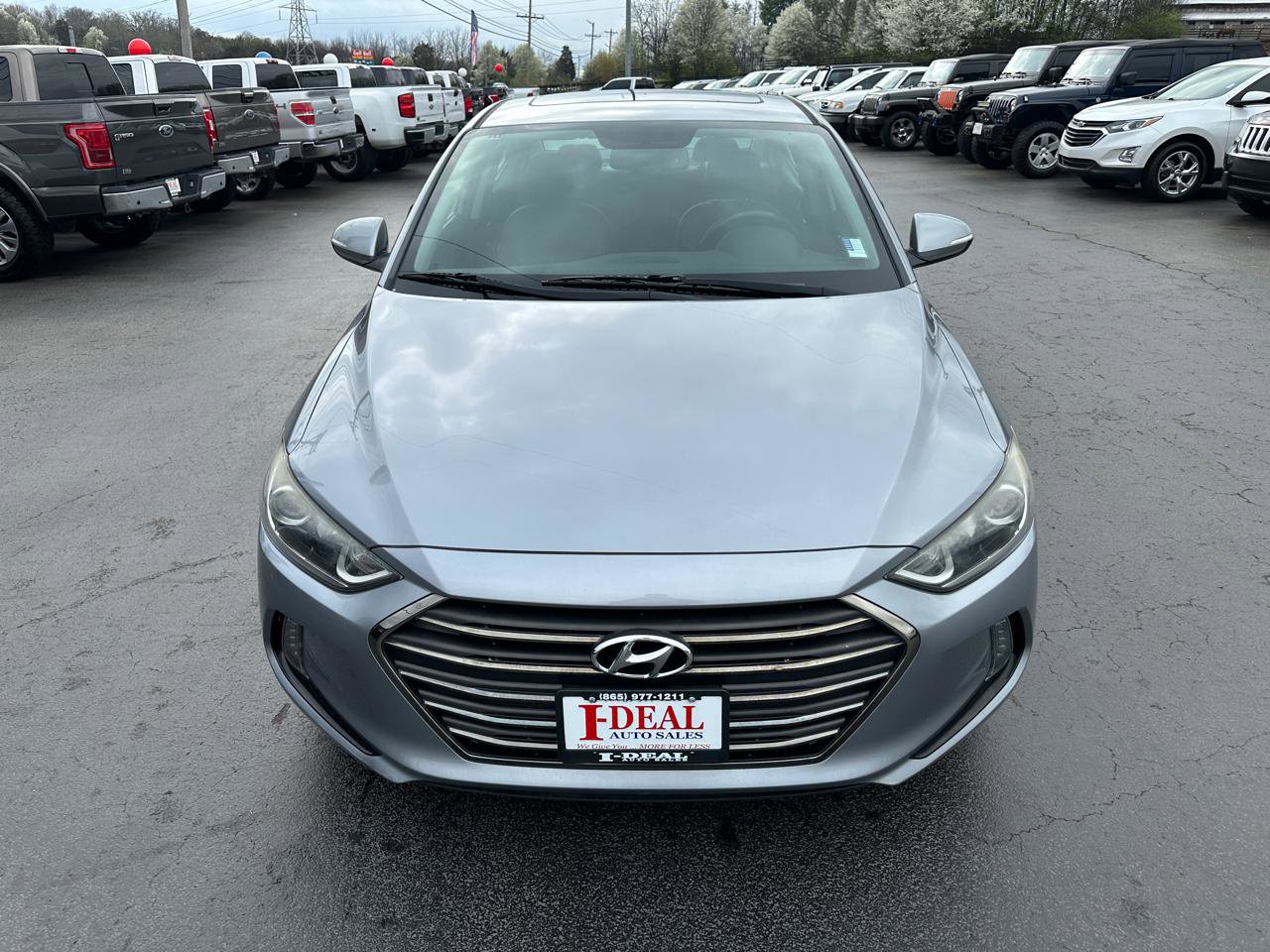 Used 2017 Hyundai Elantra Limited w/ Limited Tech Package 04 FWD image 7