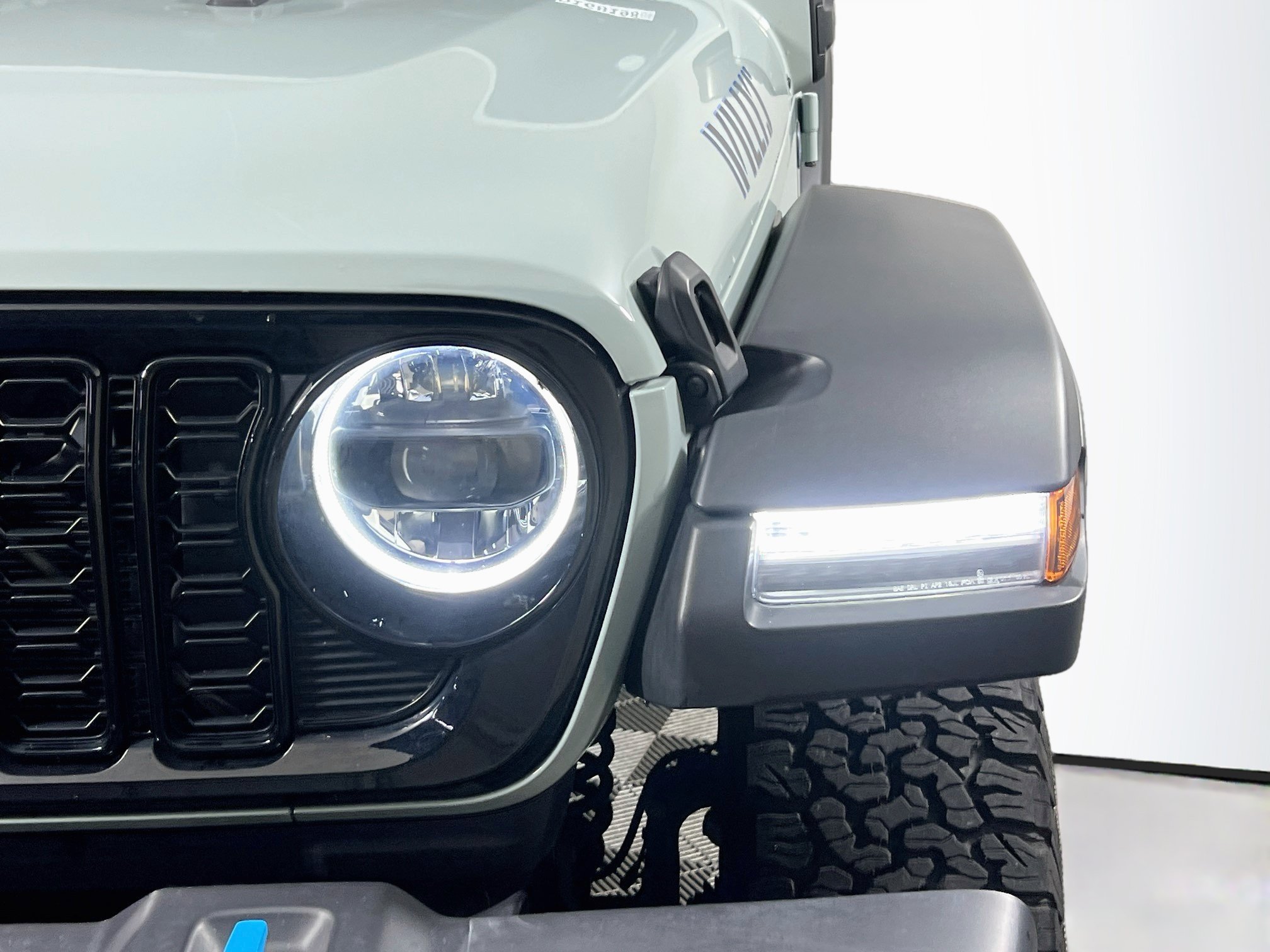 Used 2024 Jeep Wrangler Unlimited AWD/4WD image 11