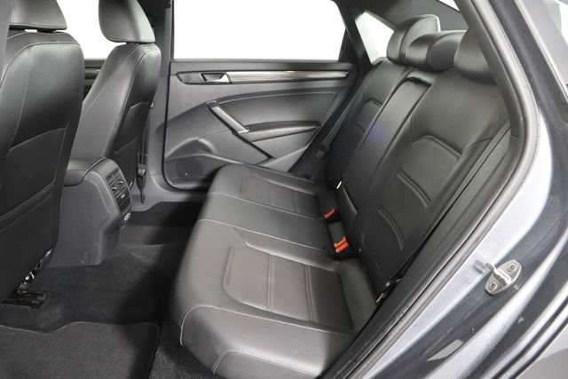 Used 2022 Volkswagen Passat 2.0T R-Line FWD image 17