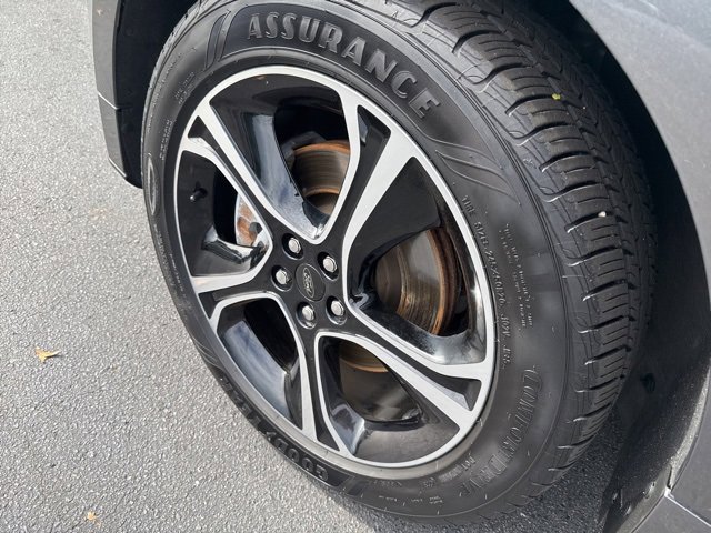 Used 2020 Ford Edge ST image 35