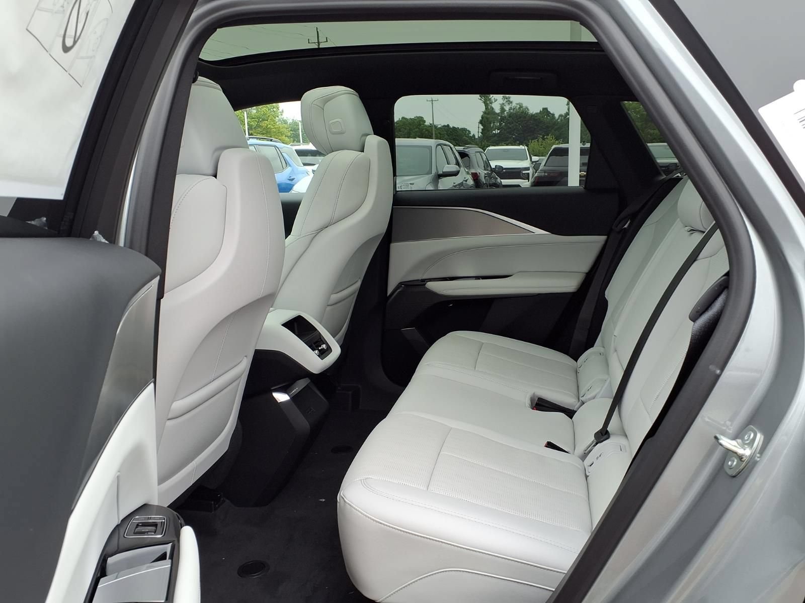 New 2027 Cadillac Lyriq Sport w/ LPO, Floor Liner Package AWD/4WD image 8