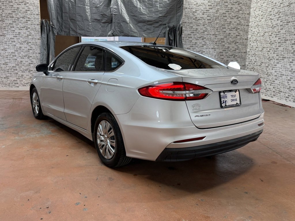 Used 2019 Ford Fusion S image 3
