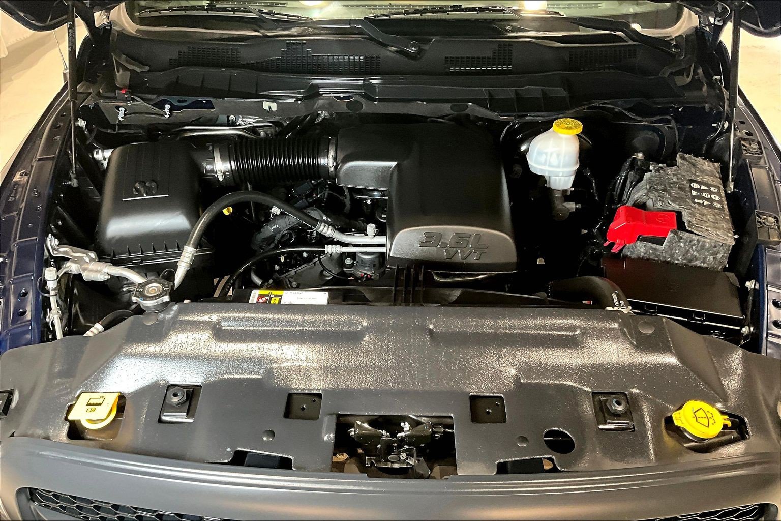 Used 2018 RAM 1500 Express RWD image 27